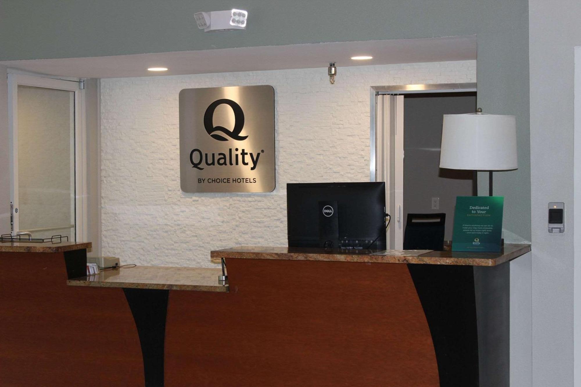 Quality Suites Уолдорф Экстерьер фото