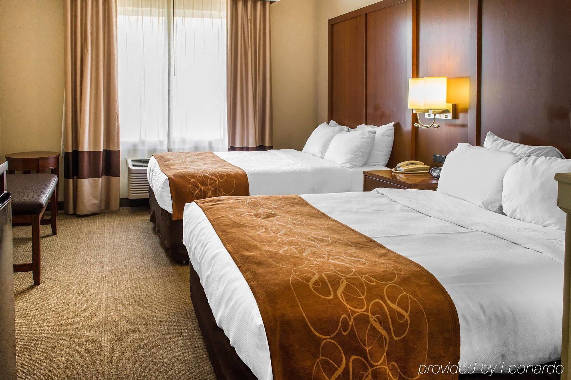 Quality Suites Уолдорф Экстерьер фото